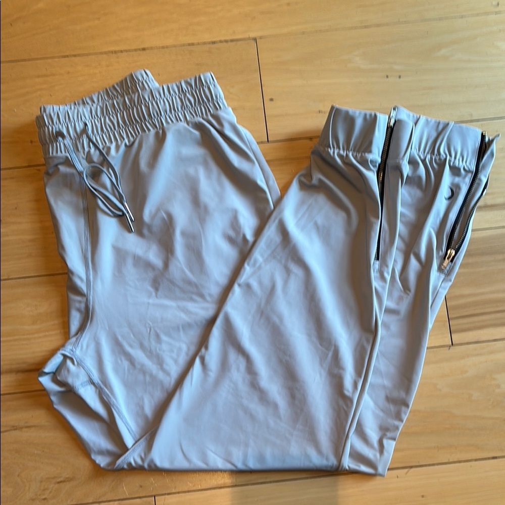 Zyia Size M Light Gray Lightweight Ankle Zip Jogger Pants